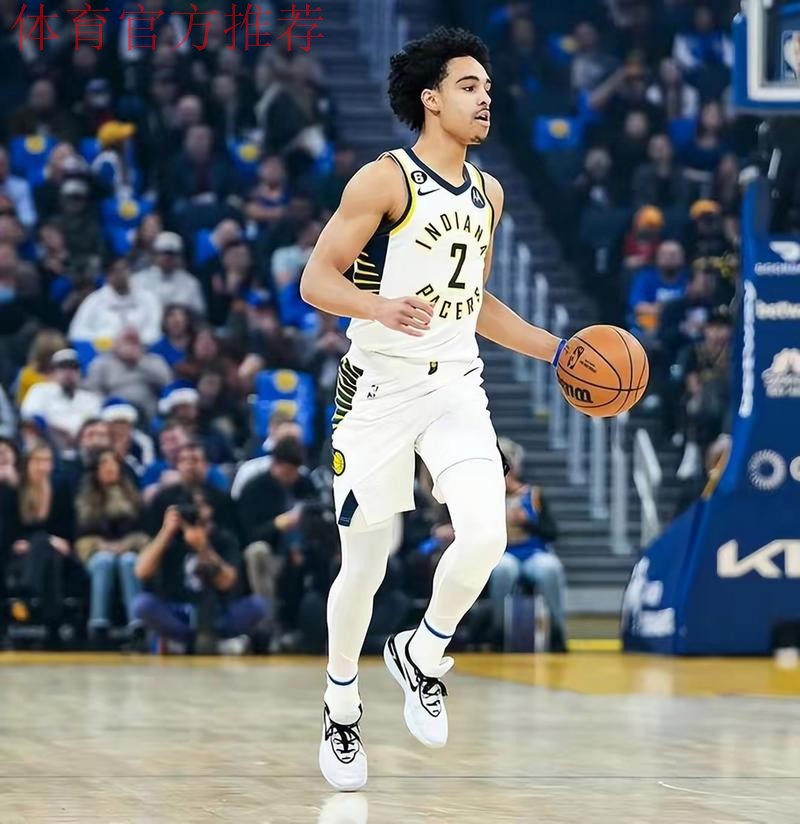 瑞安-内姆布哈德穿着BOOK1，得到14分4篮板11助攻